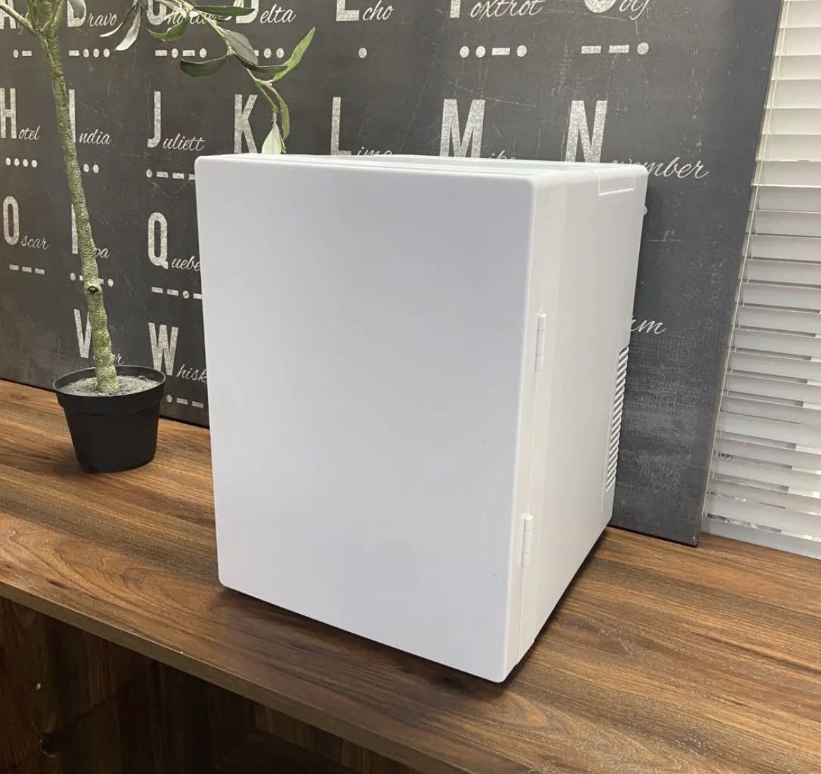 名古屋　北区　アズマ　ポータブル冷温庫 EAR-802 2020年製　8L 冷蔵庫　リサイクルショップ　買取　シンプー