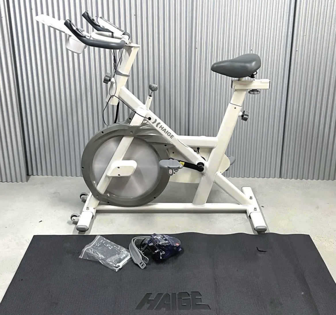 名古屋　清須　HAIGE ハイガー スピンバイク フィットネスバイク　負荷調整可　マット付き　リサイクルショップ　買取　シンプー